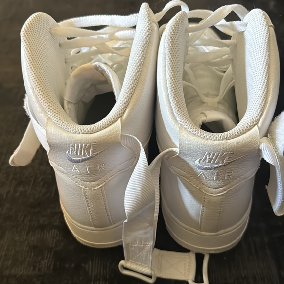 Nike Air Force 1 Hi Top Sneakers - White - Picture 4 of 7